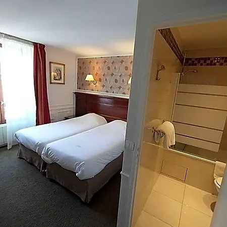 Touring Hotel