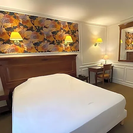 Touring Hotel